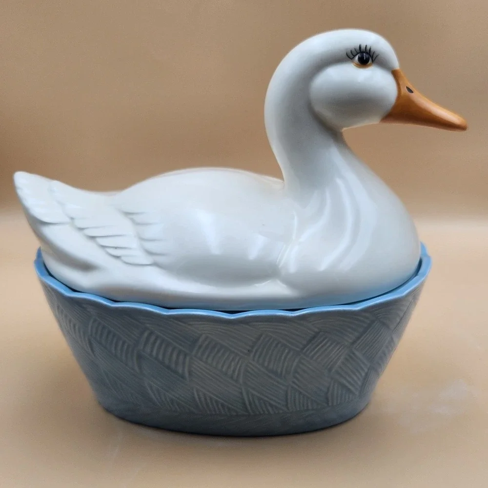Holland Mold VTG White Duck on Blue Basket Nest Cookie Jar Canister Country